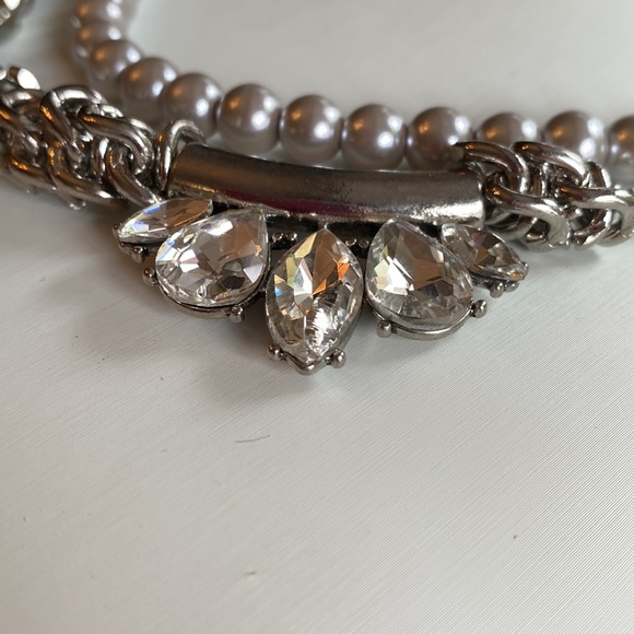 Gorgeous Faux Pearl and Rhinestone Statement Necklace - Picture 9 of 10